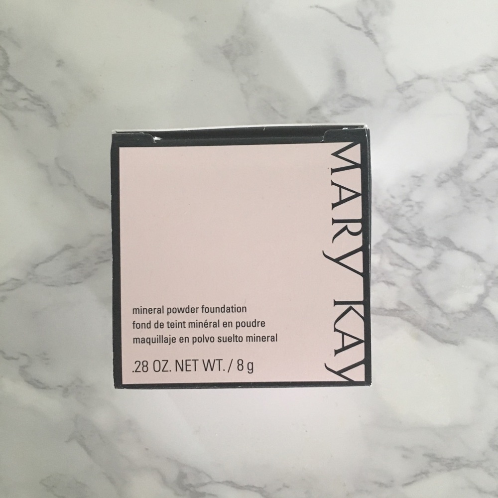 ✨ Mary Kay Mineral Powder Foundation in Ivory 1 ✨